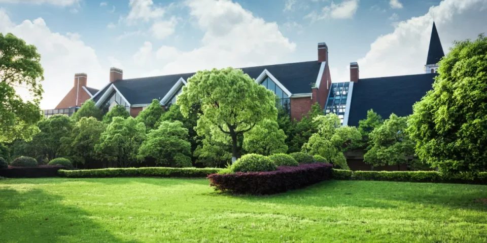 Prawo dla architekta: Kluczowe przepisy i wyzwania w branży budowlanej
